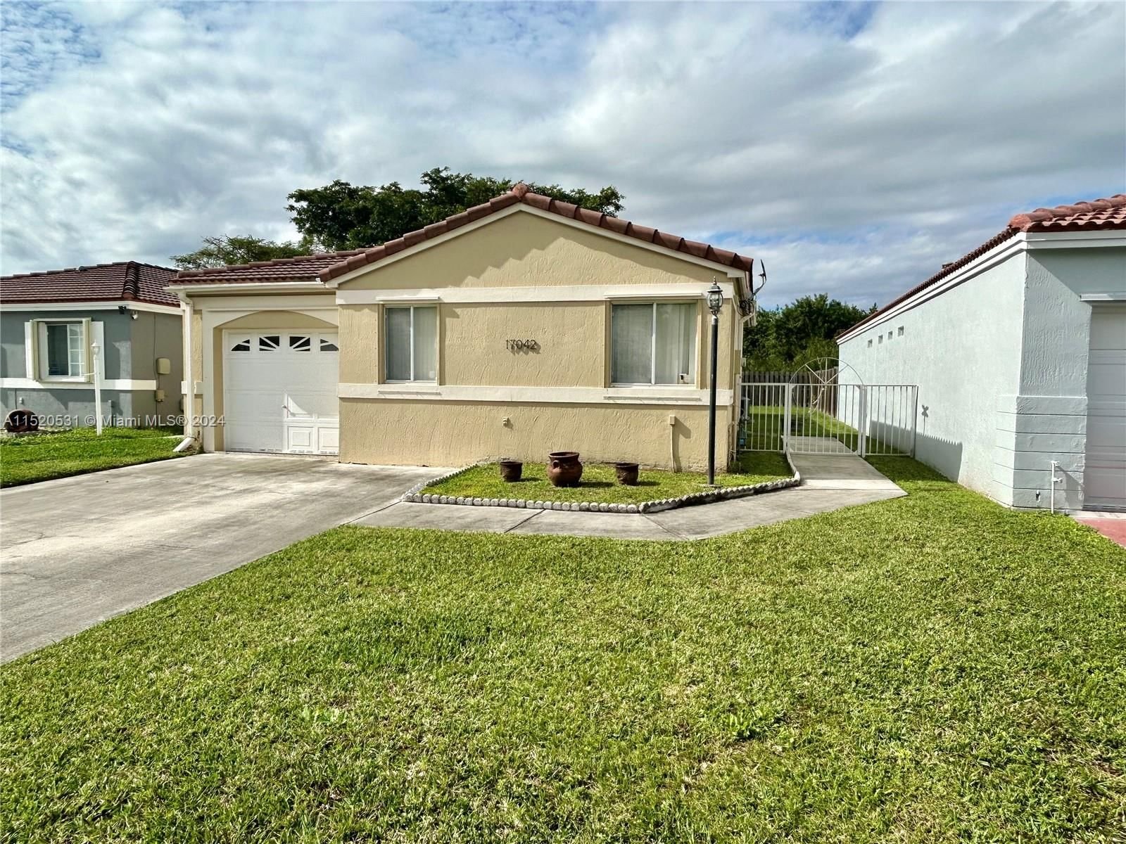Real estate property located at 17042 142nd Pl, Miami-Dade County, WEITZER SERENA LAKES WEST, Miami, FL