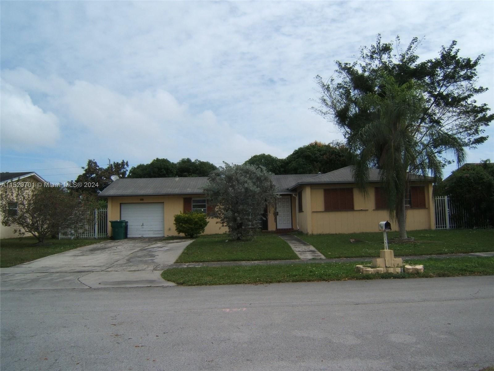 Real estate property located at 17003 107th Pl, Miami-Dade County, SOUTHLAND PINES, Miami, FL