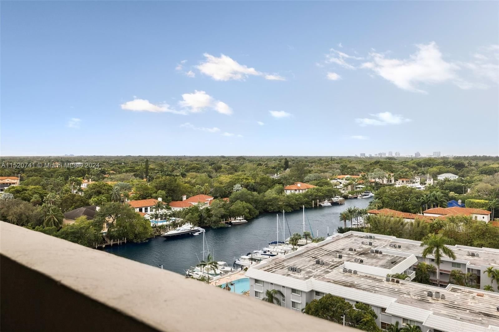 Real estate property located at 90 Edgewater Dr #1217, Miami-Dade County, GABLES WATERWAY TOWERS CO, Coral Gables, FL