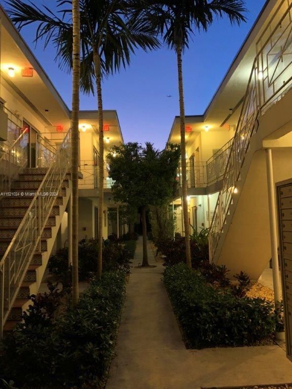 Real estate property located at 1550 Pennsylvania Ave #122, Miami-Dade, ETRURIA CONDO, Miami Beach, FL