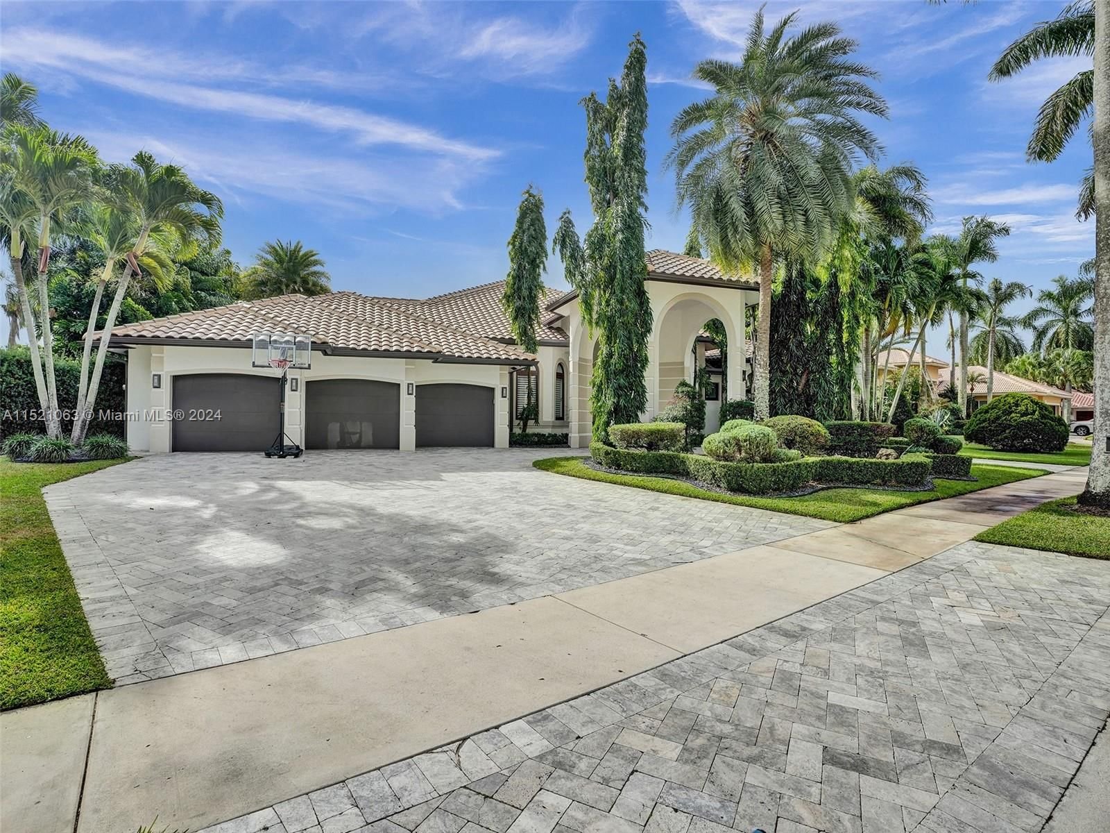 Real estate property located at 2482 Poinciana Court, Broward County, Weston Hills Country Club, Weston, FL