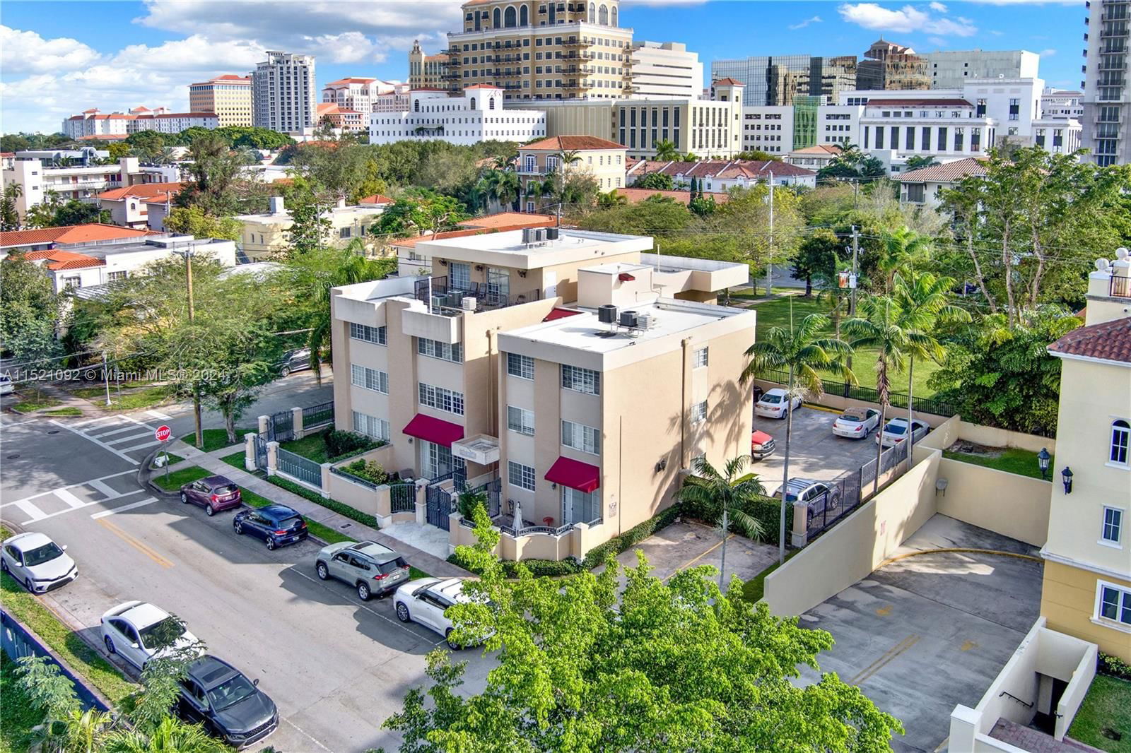 Real estate property located at 300 Madeira Ave #302, Miami-Dade County, MADEIRA VILLAGE CONDO, Coral Gables, FL