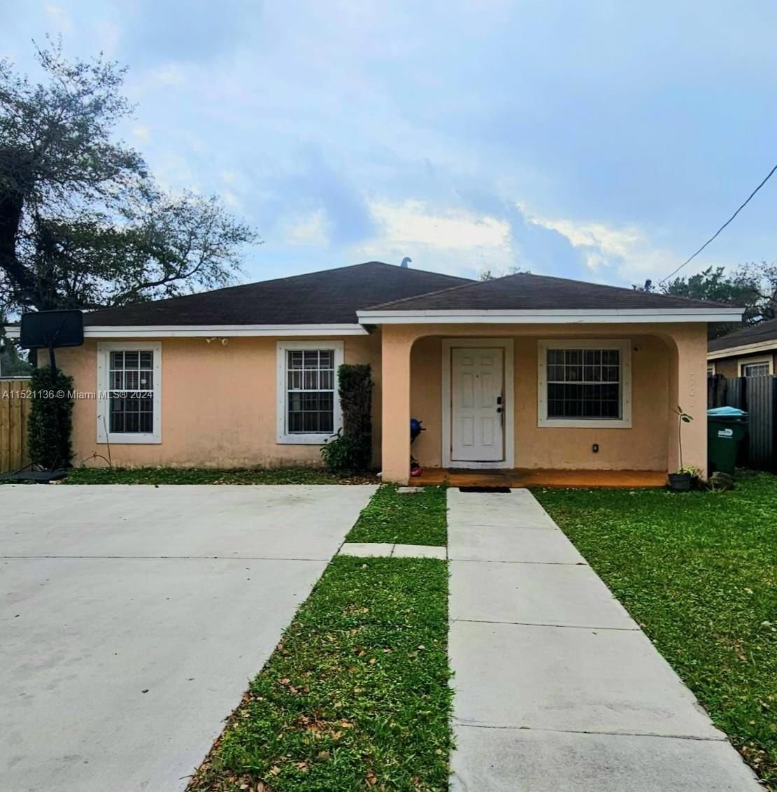 Real estate property located at 2728 171st St, Miami-Dade County, GOLDEN GLADES PK 1ST ADDN, Miami Gardens, FL