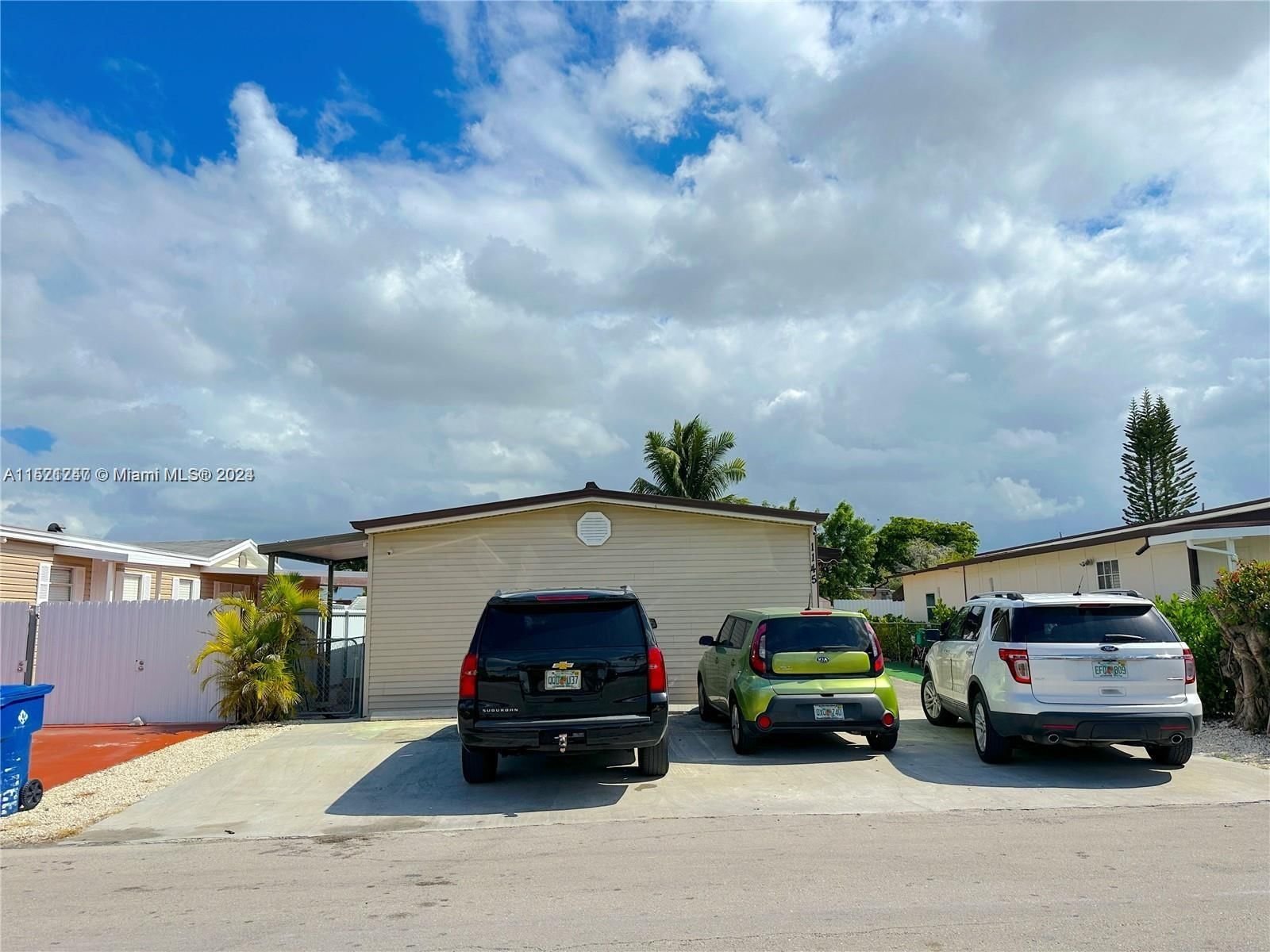 Real estate property located at 12850 14th St, Miami-Dade County, UNIVERSITY LAKES, Miami, FL