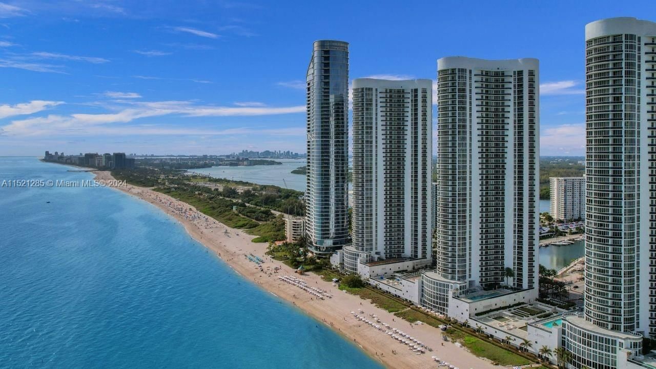 Real estate property located at 15811 Collins Avenue #3904, Miami-Dade County, TDR TOWER III CONDO, Sunny Isles Beach, FL