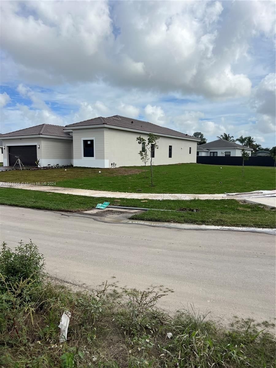 Real estate property located at 31171 193rd Ave, Miami-Dade County, CENTURY ROYAL HOMES, Homestead, FL