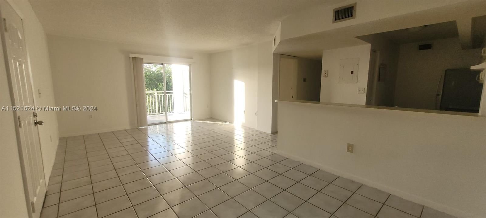 Real estate property located at 8580 212th St #301, Miami-Dade County, LE CLUB AT OLD CUTLER CON, Cutler Bay, FL