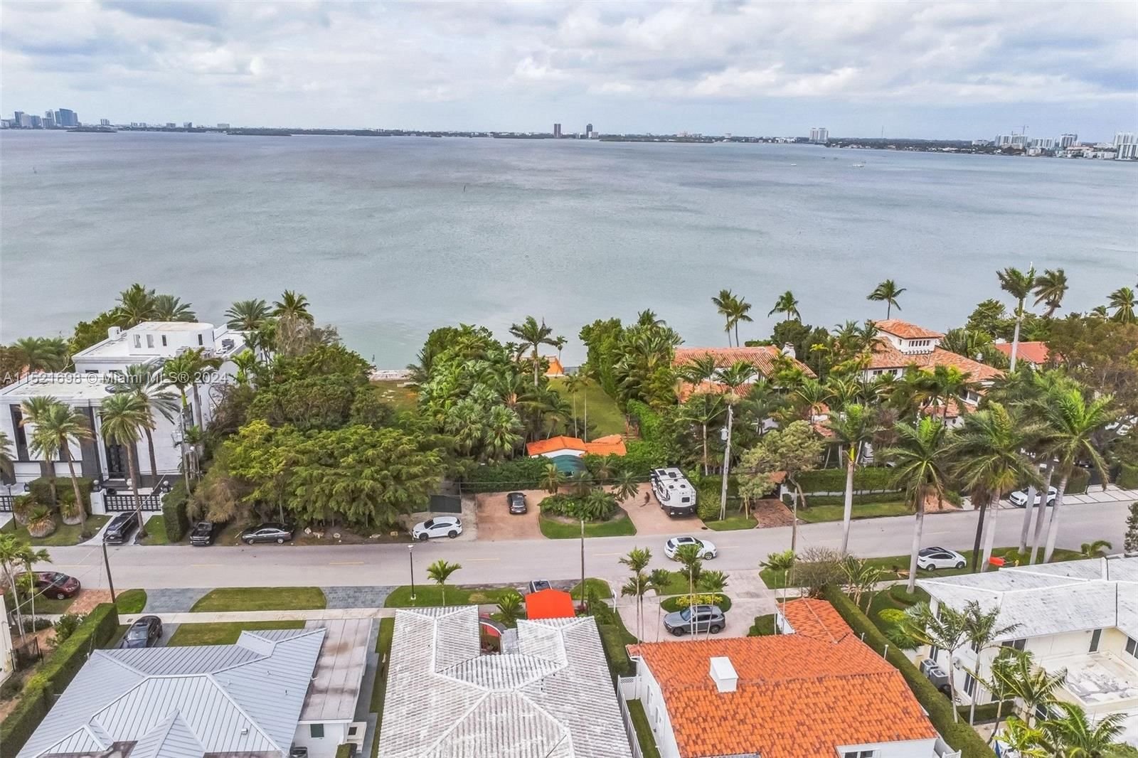 Real estate property located at 5361 Bay Rd, Miami-Dade County, LA GORCE SUB, Miami Beach, FL