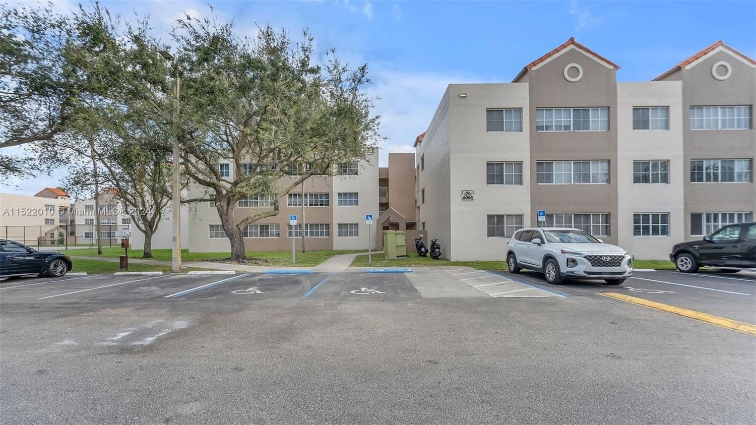 Real estate property located at 6065 186th St #302, Miami-Dade County, MIRASSOU CONDO, Hialeah, FL