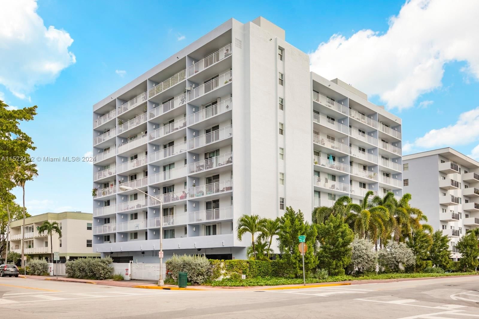 Real estate property located at 1045 10th St #605, Miami-Dade County, THE PARK GARDENS CONDO, Miami Beach, FL