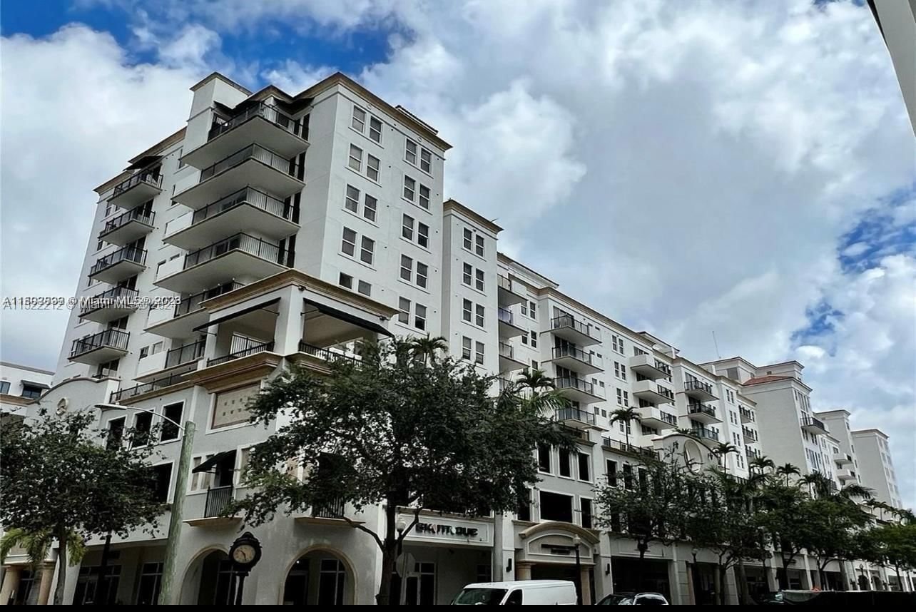 Real estate property located at 4100 Salzedo St #1008, Miami-Dade County, ONE VILLAGE PLACE CONDO, Coral Gables, FL