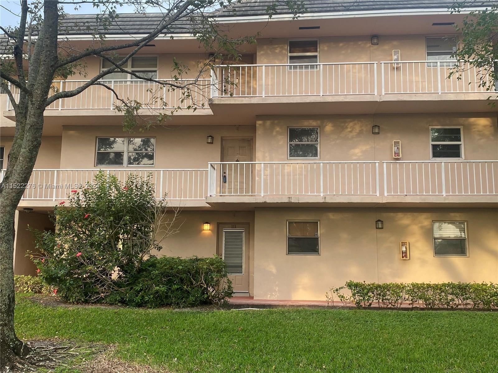 Real estate property located at 2850 Forest Hills Blvd #211, Broward County, LAKE FOREST CONDO, Coral Springs, FL