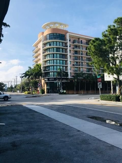 Real estate property located at 1690 27th Ave #404, Miami-Dade County, CORAL POINTE CONDO, Miami, FL