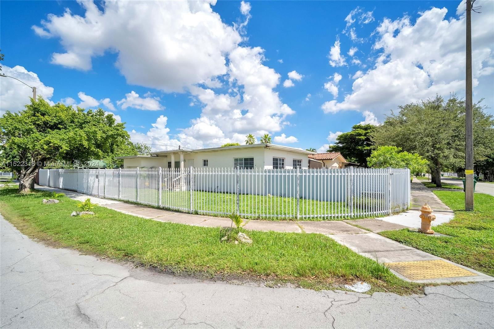 Real estate property located at 451 30th Pl, Miami-Dade, PALBICKE & GARRISONS 2ND, Miami, FL