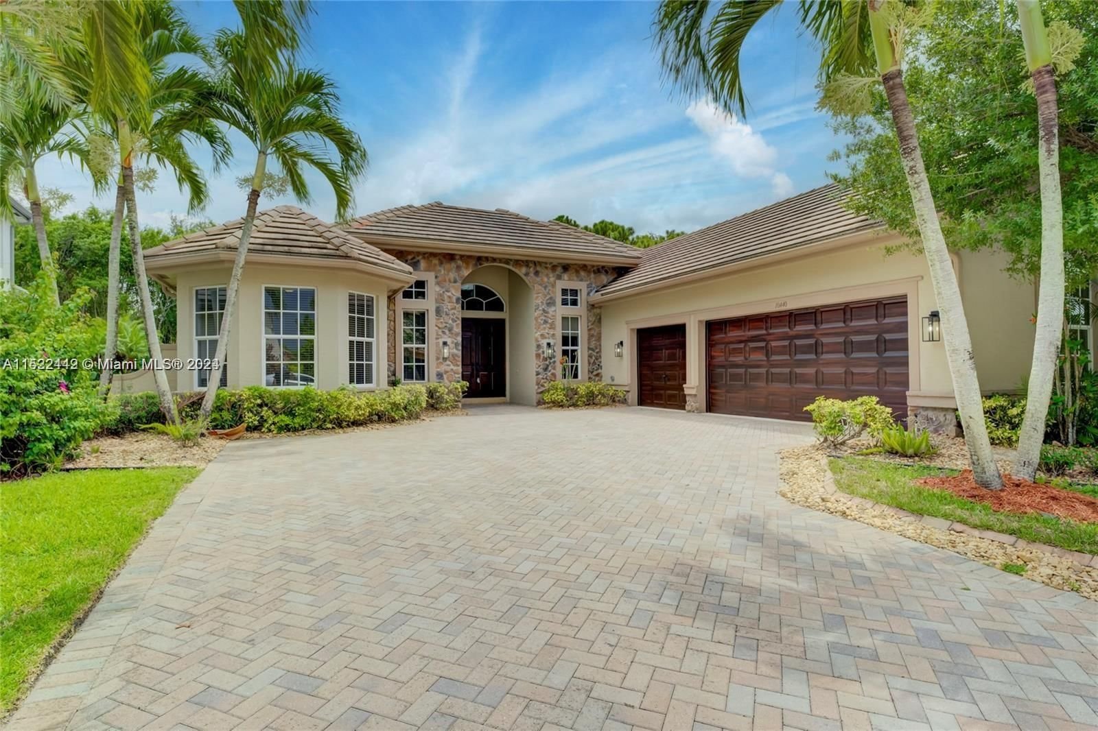 Real estate property located at 10440 Trianon Pl, Palm Beach County, VERSAILLES, Wellington, FL