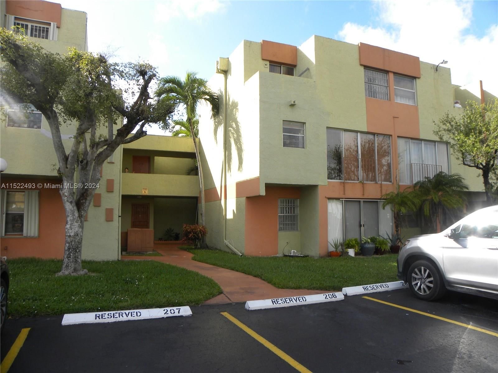 Real estate property located at 9390 Flagler St #212F, Miami-Dade County, SOUTH WINDS CONDO WEST, Miami, FL