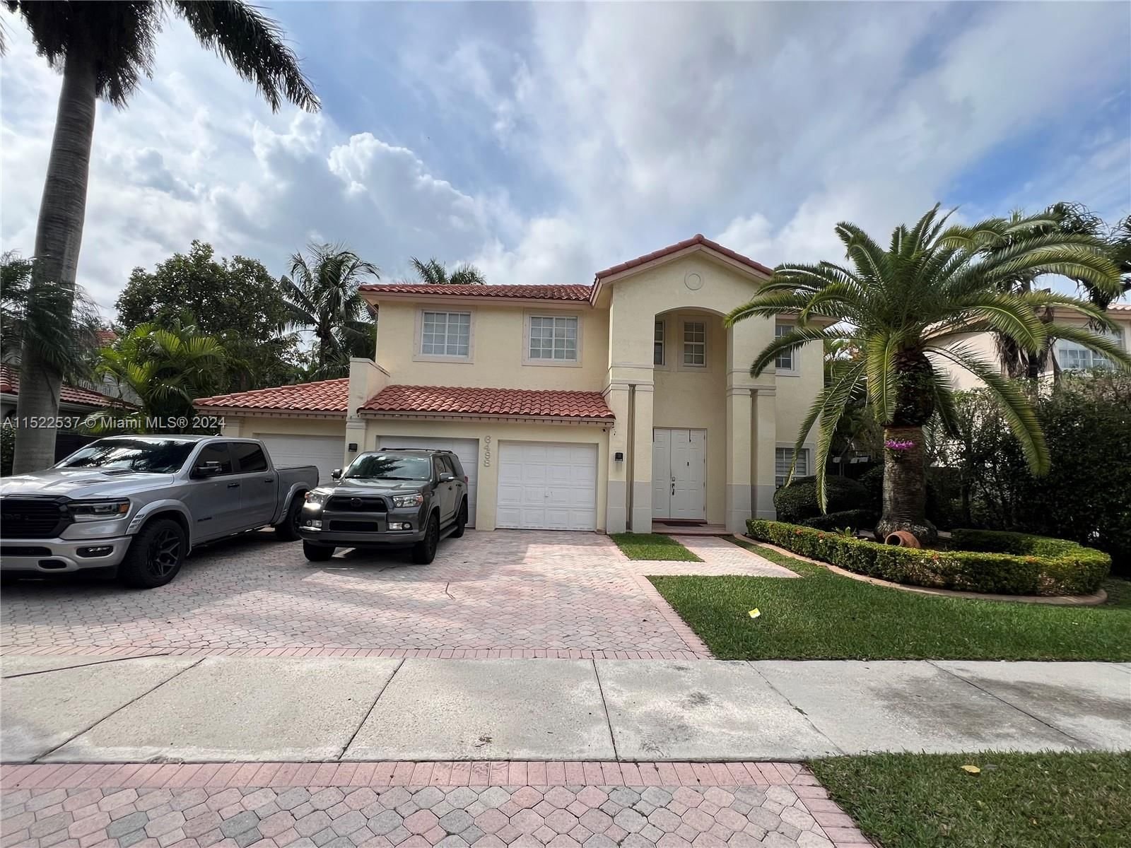 Real estate property located at 6498 113th Pl, Miami-Dade County, DORAL ISLES RIVIERA, Doral, FL