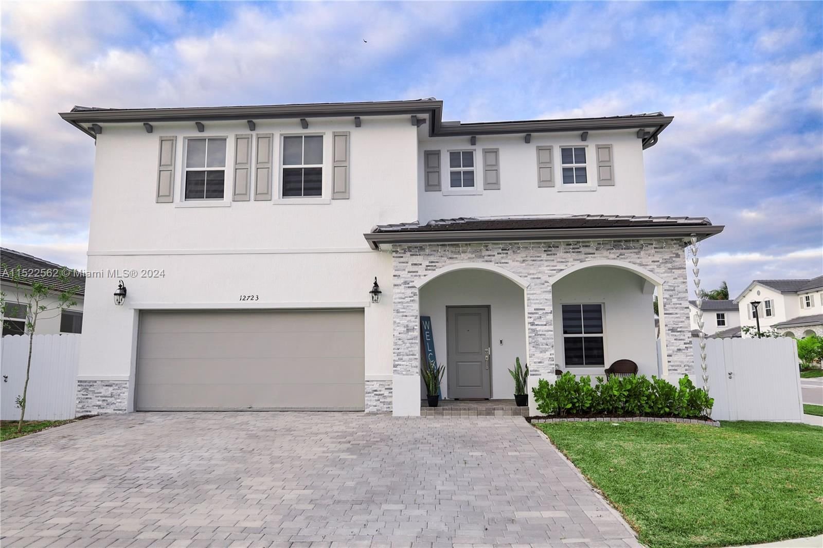 Real estate property located at 12723 213th St, Miami-Dade County, SIENA NORTH, Miami, FL