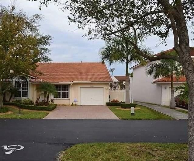 Real estate property located at 15281 108th Ter, Miami-Dade County, JASMINE AT THE HAMMOCKS 1, Miami, FL