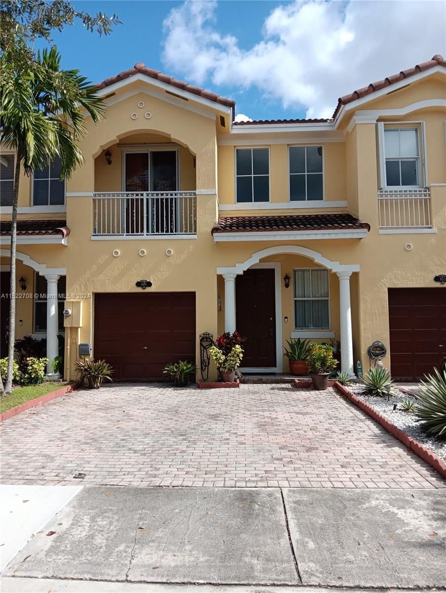 Real estate property located at 849 149th Ct, Miami-Dade County, GRAND LAKES PHASE I, Miami, FL