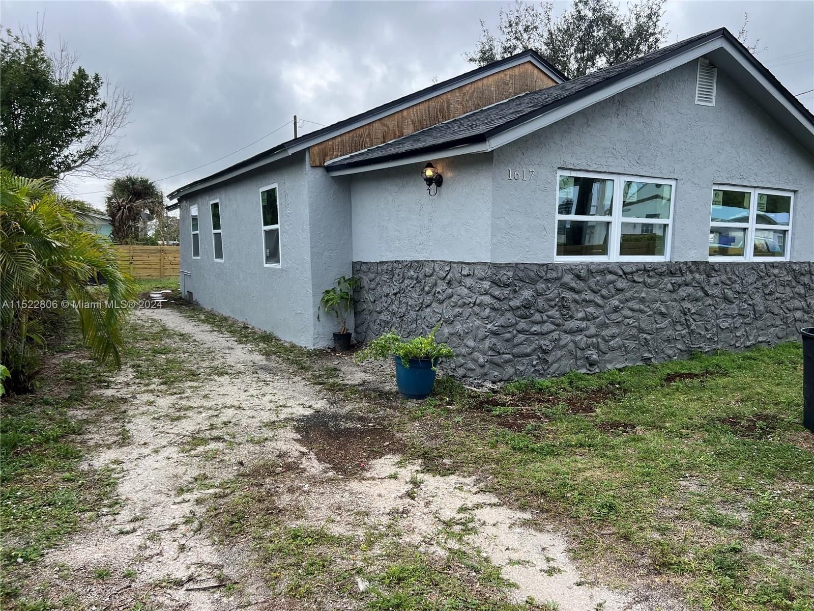 Real estate property located at 1617 Avenue, St Lucie County, METES AND BOUNDS, Fort Pierce, FL