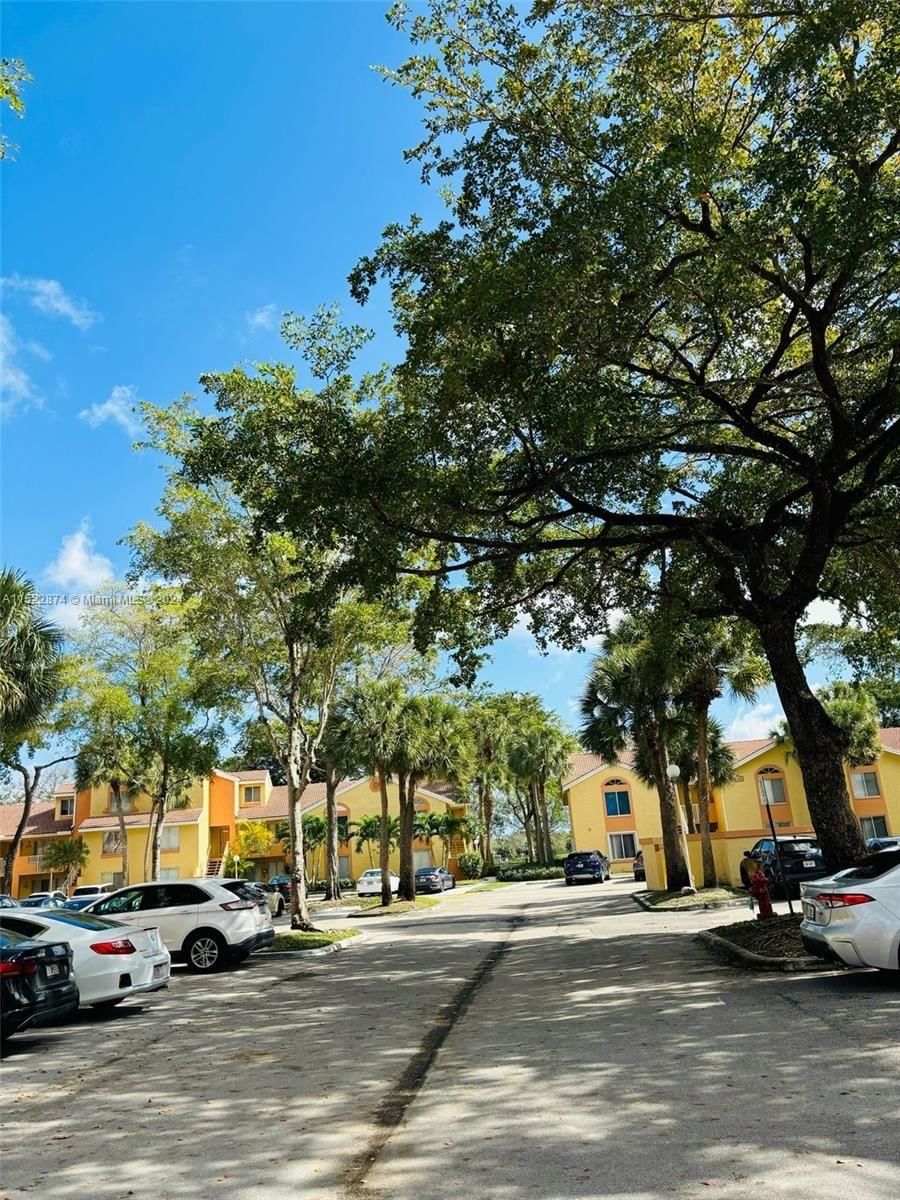 Real estate property located at 1031 Coral Club Dr #1031, Broward County, NAPOLI GARDENS AT CORAL S, Coral Springs, FL