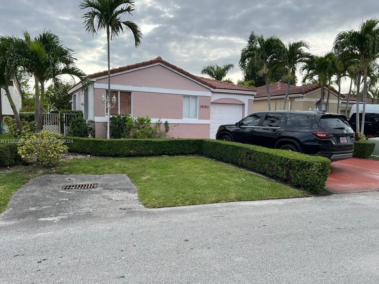 Real estate property located at 14260 171st Ter, Miami-Dade County, WEITZER SERENA LAKES WEST, Miami, FL