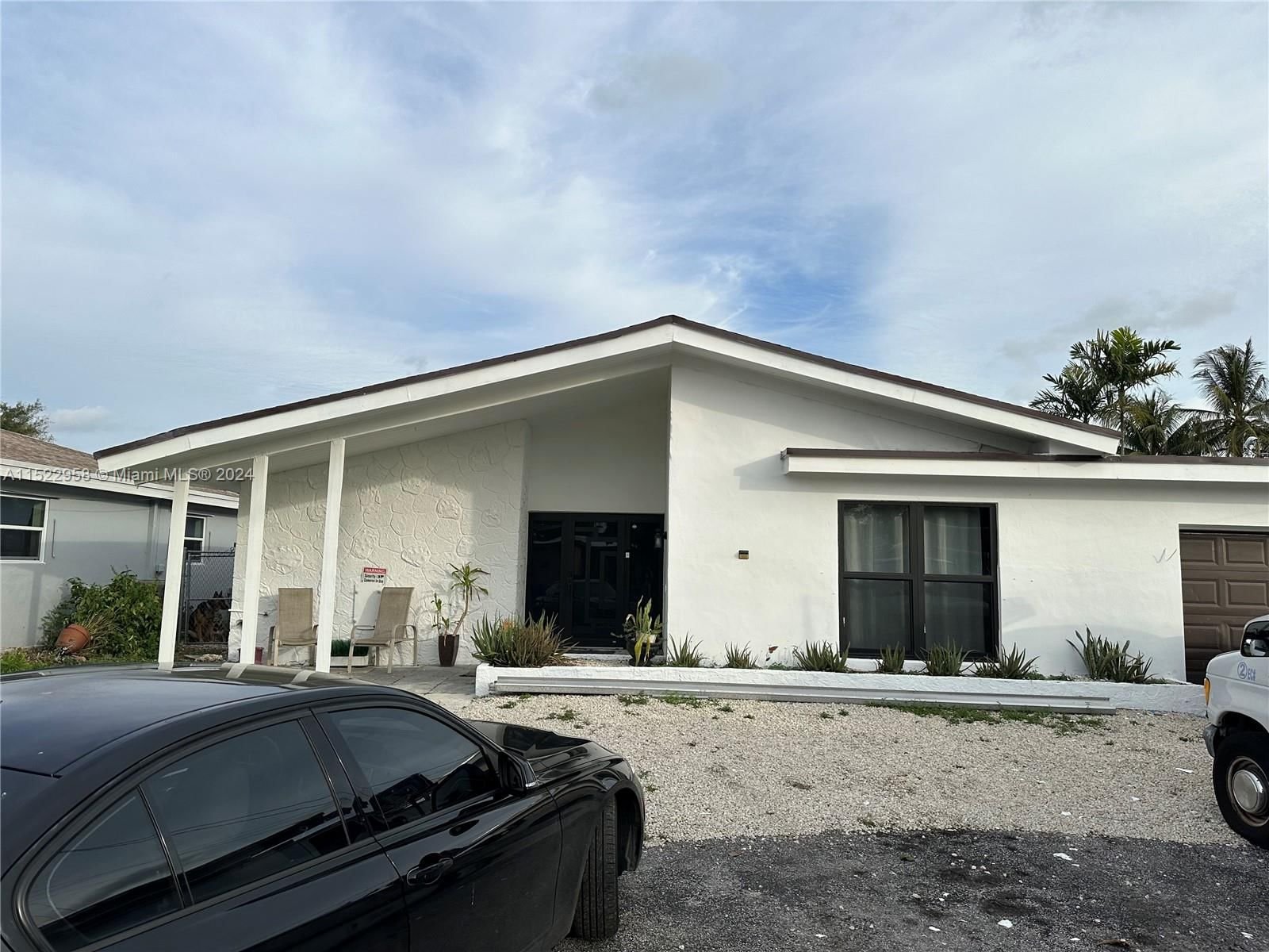 Real estate property located at 6609 Dahlia Dr, Broward County, MIRAMAR ISLES SEC 3, Miramar, FL