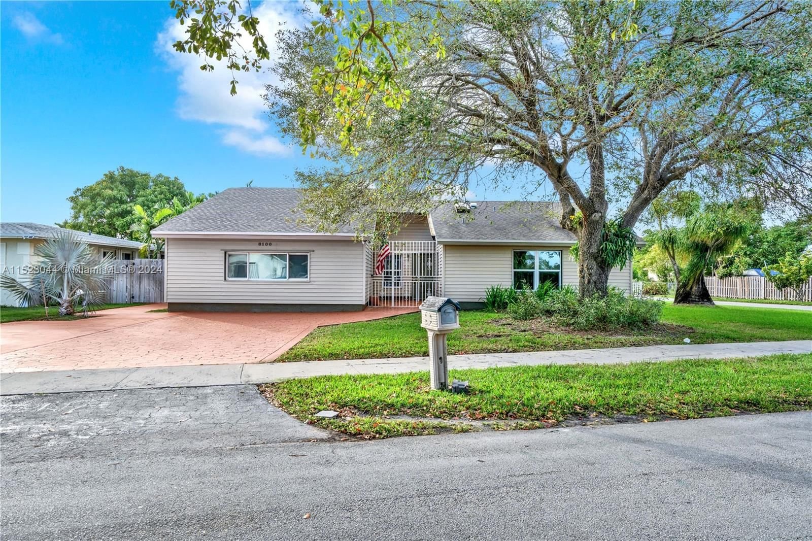 Real estate property located at 8100 133rd Ct, Miami-Dade County, WINSTON PARK UNIT 7, Miami, FL