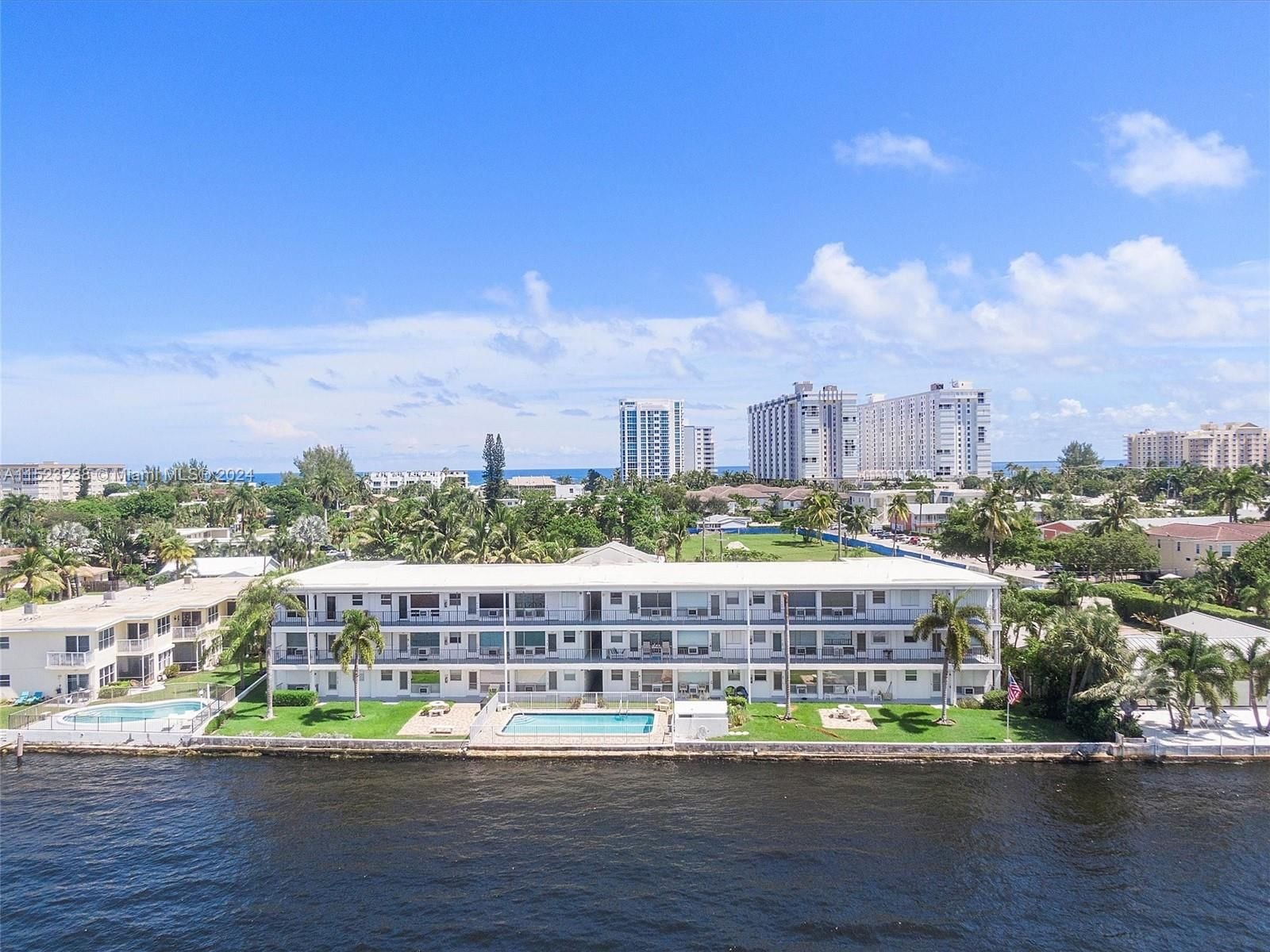 Real estate property located at 701 Riverside Drive #305, Broward County, RIVERDALE ARMS APTS INC C, Pompano Beach, FL