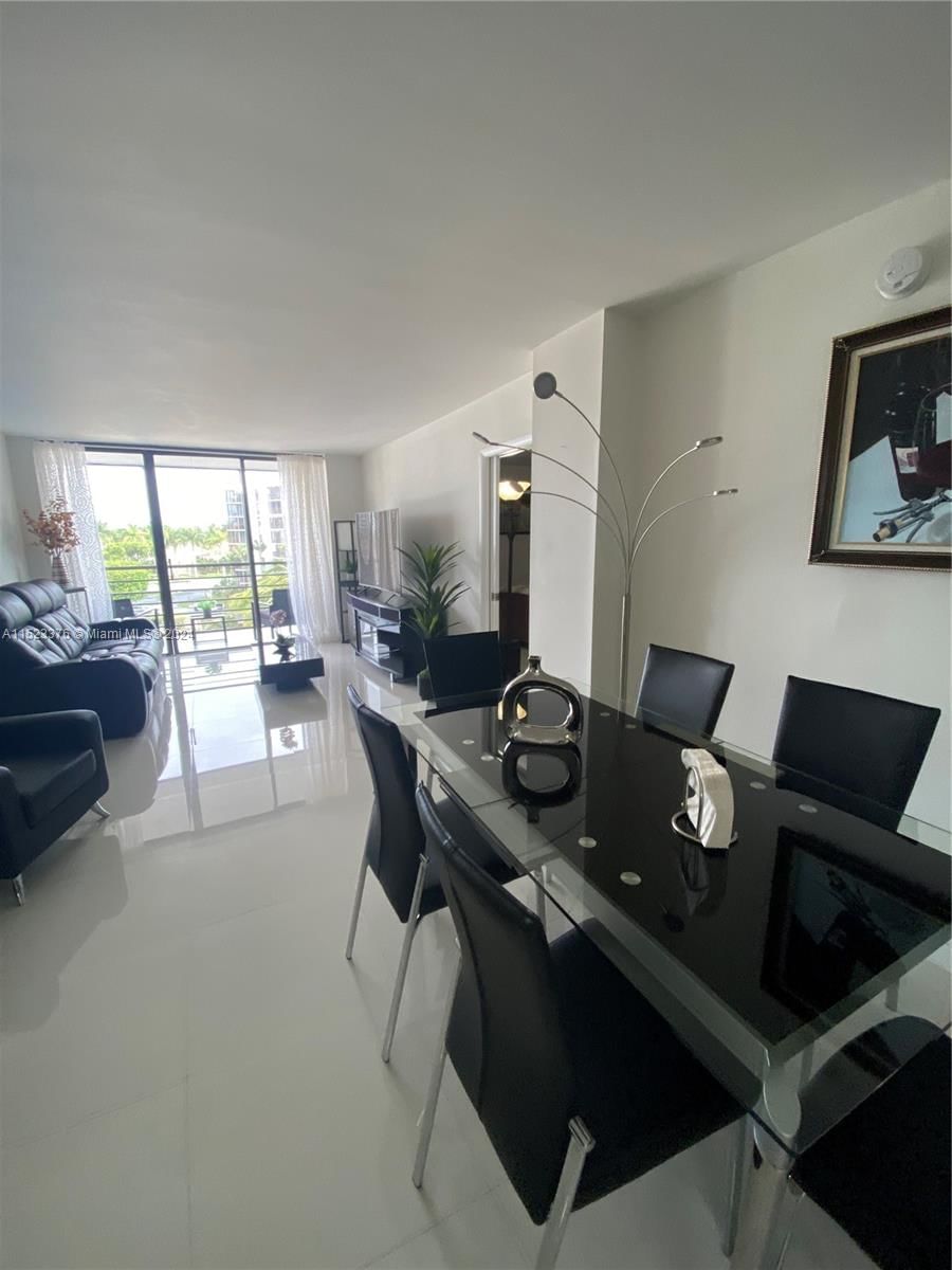 Real estate property located at 20400 Country Club Dr #512, Miami-Dade County, BISCAYA IV CONDO, Aventura, FL