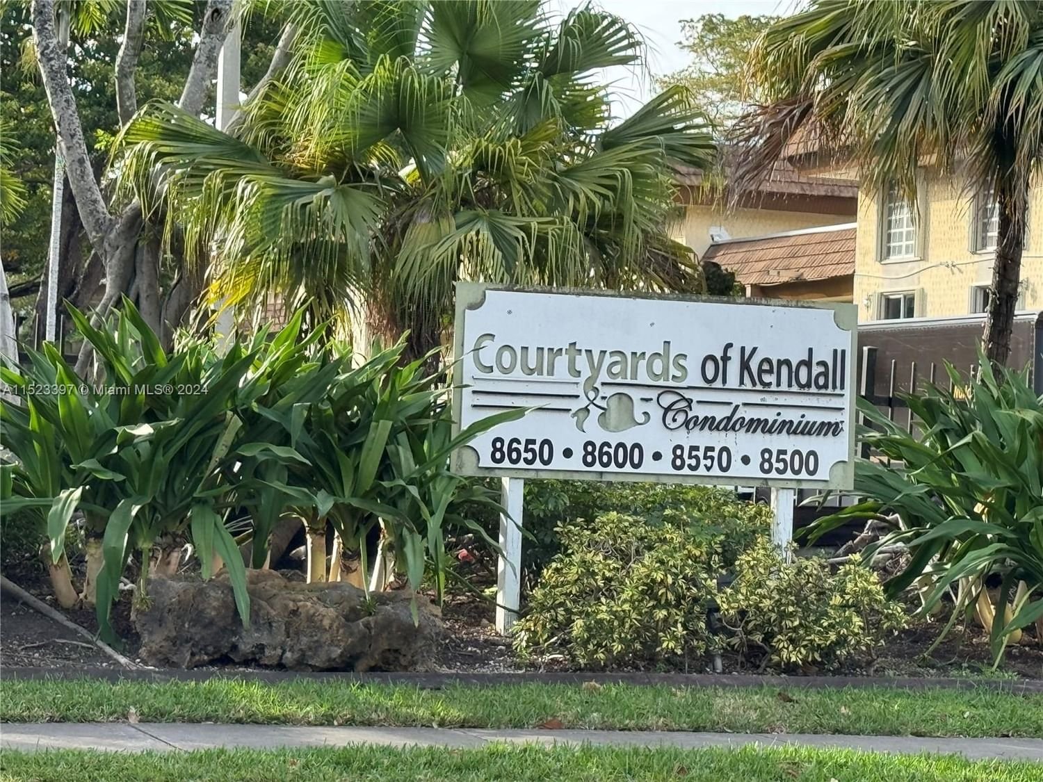 Real estate property located at 8600 109th Ave #4-101, Miami-Dade County, COURTYARDS AT KENDALL CON, Miami, FL