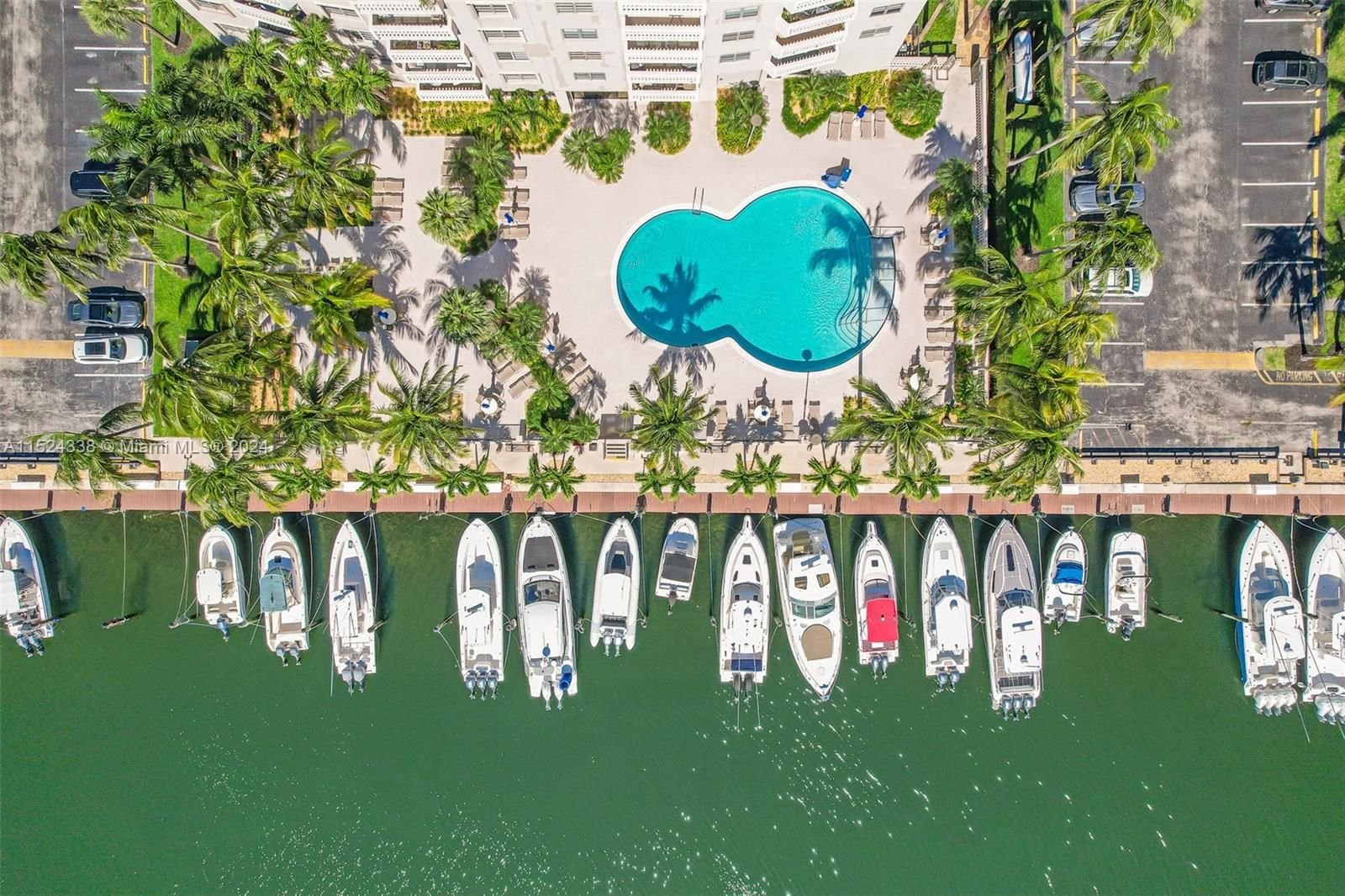 Real estate property located at 90 Edgewater Dr #1105, Miami-Dade County, GABLES WATERWAY TOWERS CO, Coral Gables, FL