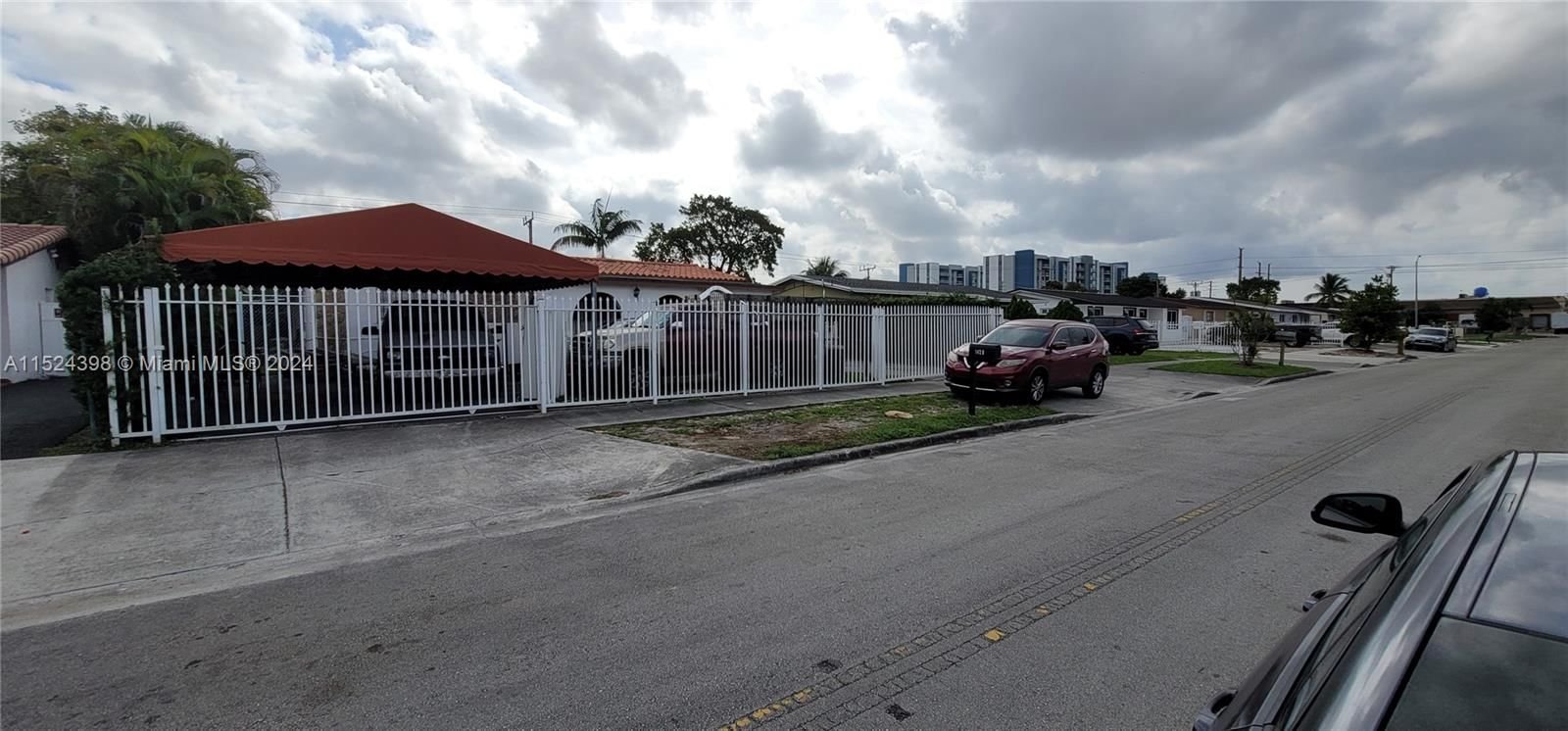 Real estate property located at 1420 32nd St, Miami-Dade County, STEVIE HEIGHTS 1ST ADDN, Hialeah, FL