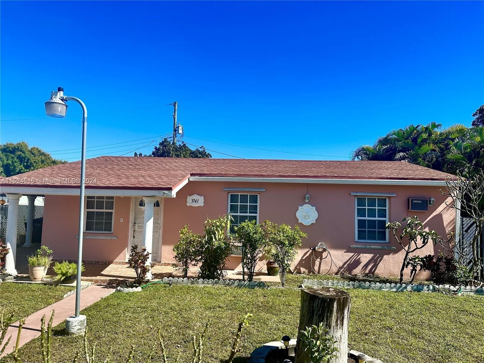 Real estate property located at 3741 8th Ct, Miami-Dade County, LINDEN GARDENS, Hialeah, FL