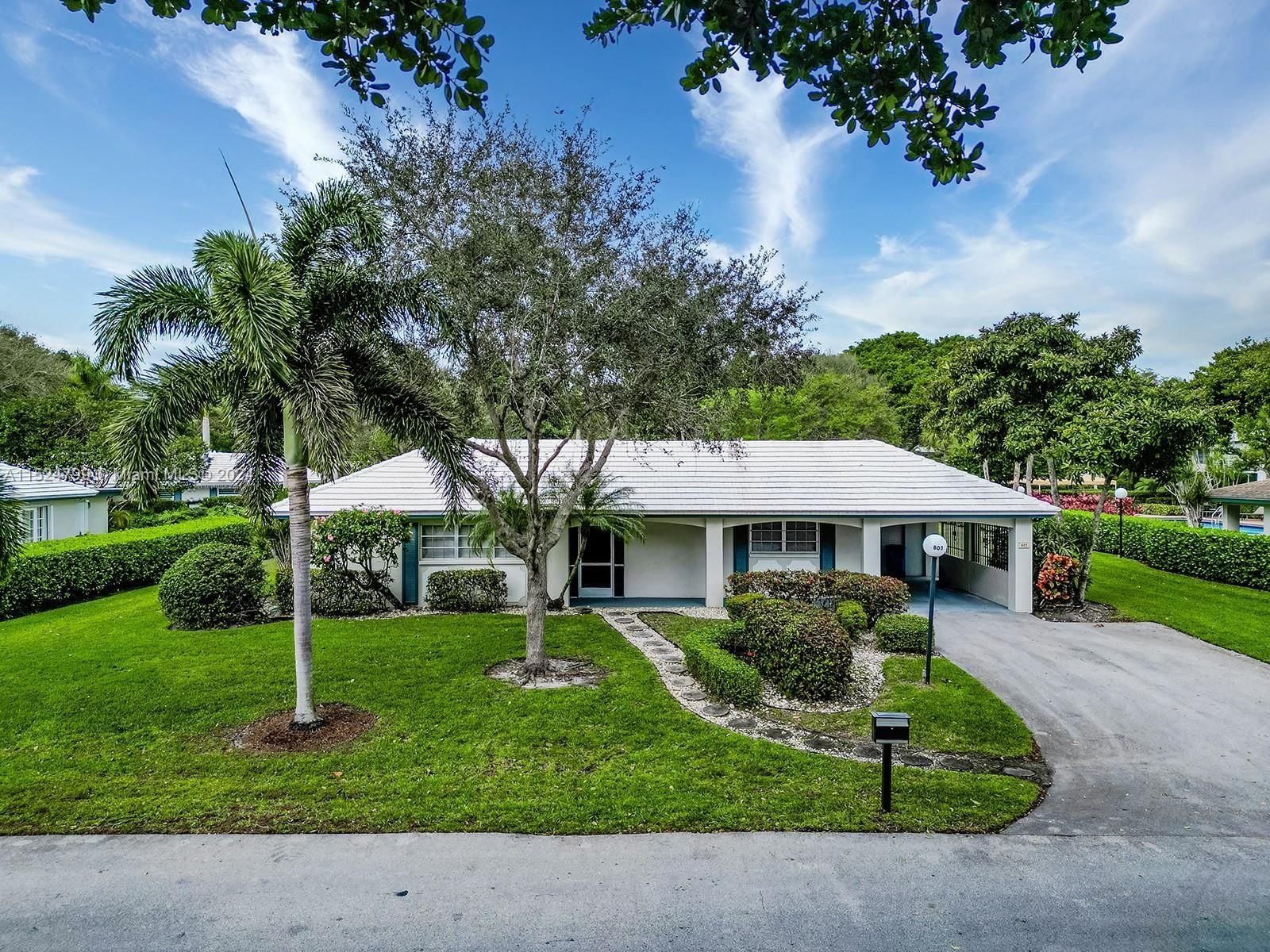 Real estate property located at 803 Cypress Ln V-51, Broward County, NO 90 PALM-AIRE COUNTRY C, Pompano Beach, FL