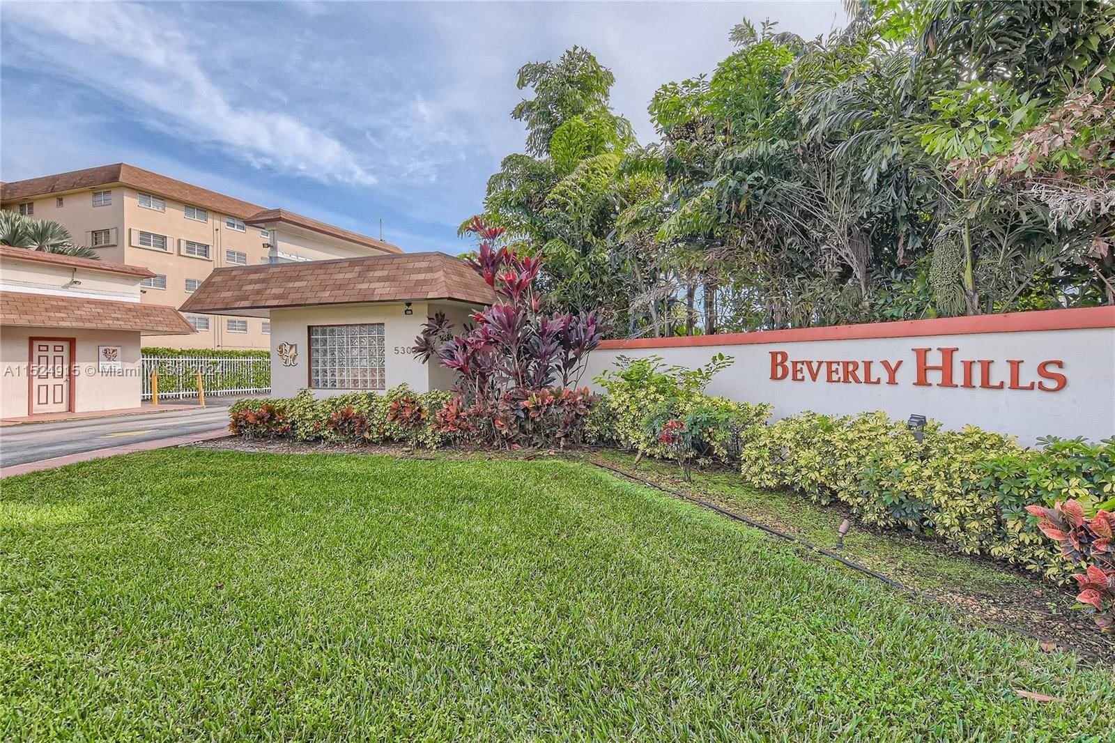 Real estate property located at 5300 Washington St E206, Broward County, BEVERLY HILLS CONDO NUMBE, Hollywood, FL