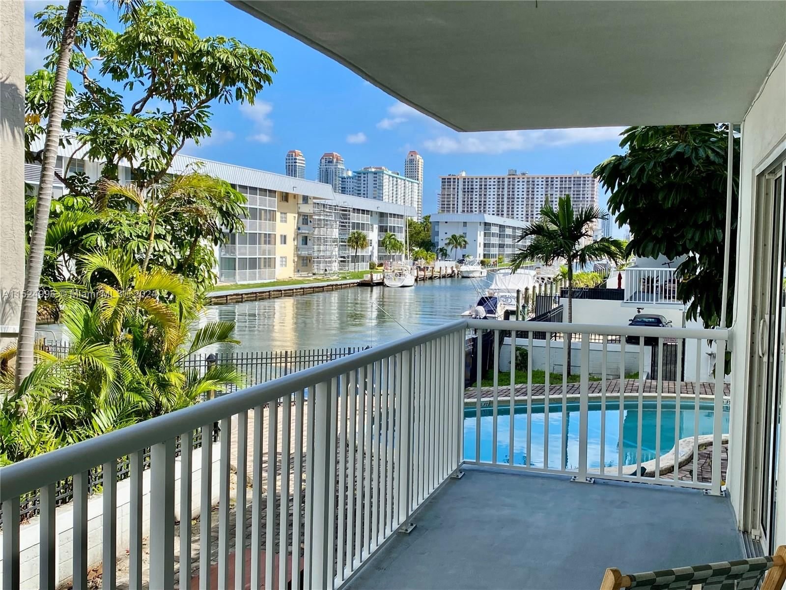 Real estate property located at 3527 168th St #207, Miami-Dade County, SUNSHORES CONDO, North Miami Beach, FL