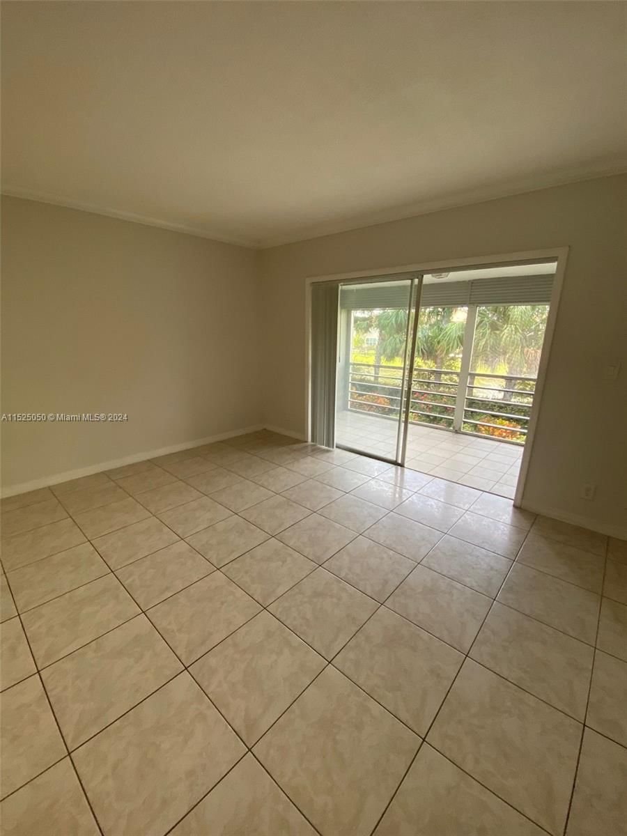 Real estate property located at 4291 9th Ave #202, Broward County, CRYSTAL GREENS CONDO, Deerfield Beach, FL