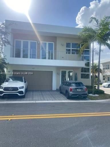 Real estate property located at 7437 98th Ave, Miami-Dade County, DORAL COMMONS RESIDENTIAL, Doral, FL