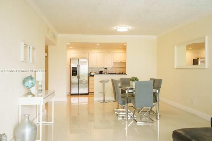 Real estate property located at 19370 Collins Ave #404, Miami-Dade County, OCEAN RESERVE CONDO, Sunny Isles Beach, FL