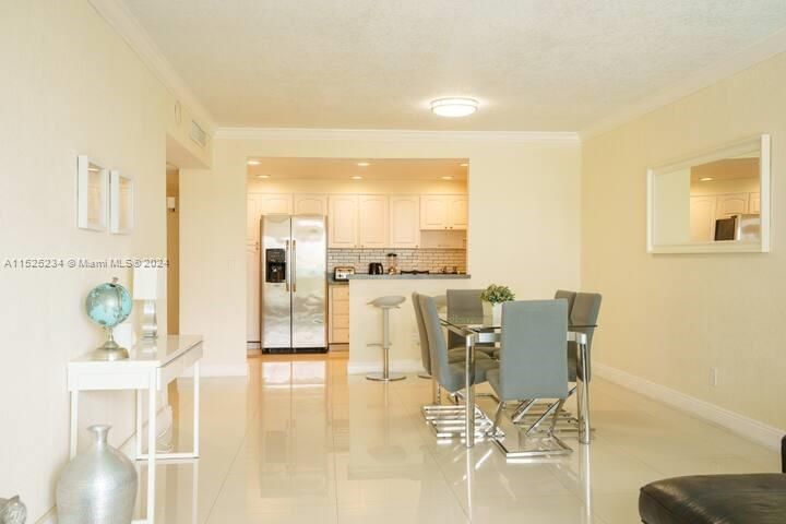 Real estate property located at 19370 Collins Ave #404, Miami-Dade County, OCEAN RESERVE CONDO, Sunny Isles Beach, FL