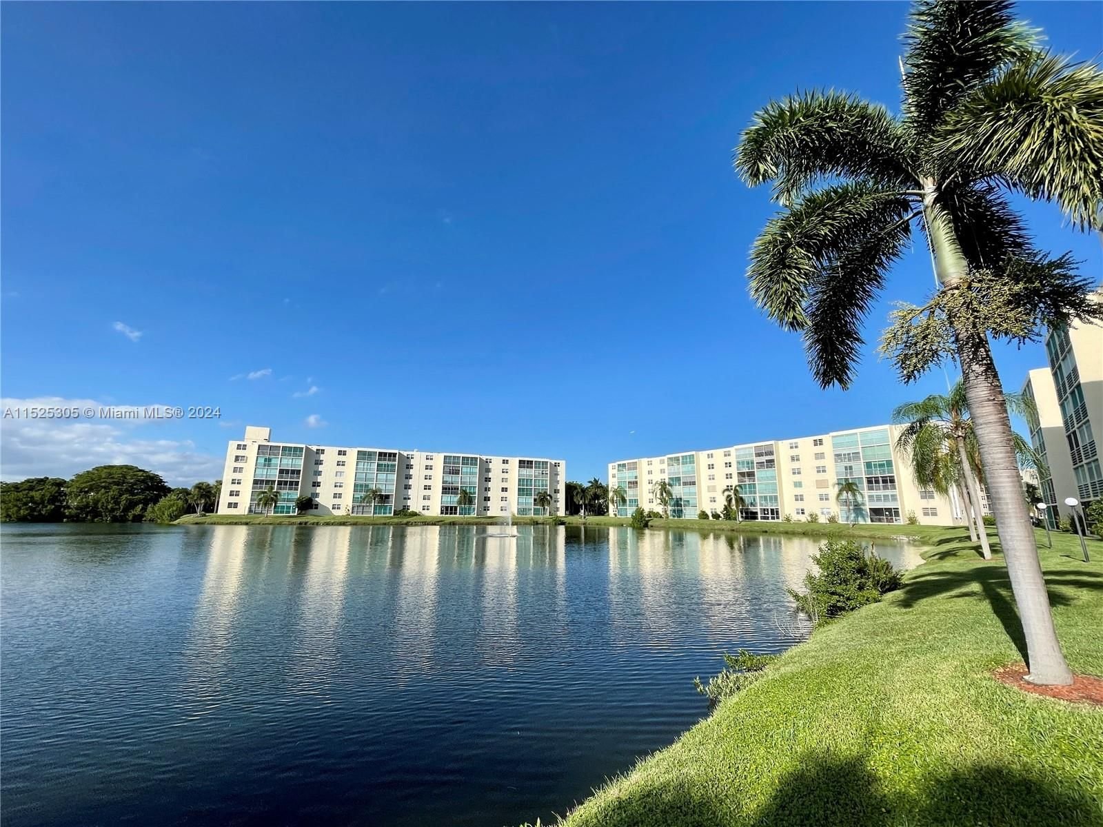 Real estate property located at 131 3rd Ave #305, Broward County, MEADOWBROOK LAKES VIEW, Dania Beach, FL