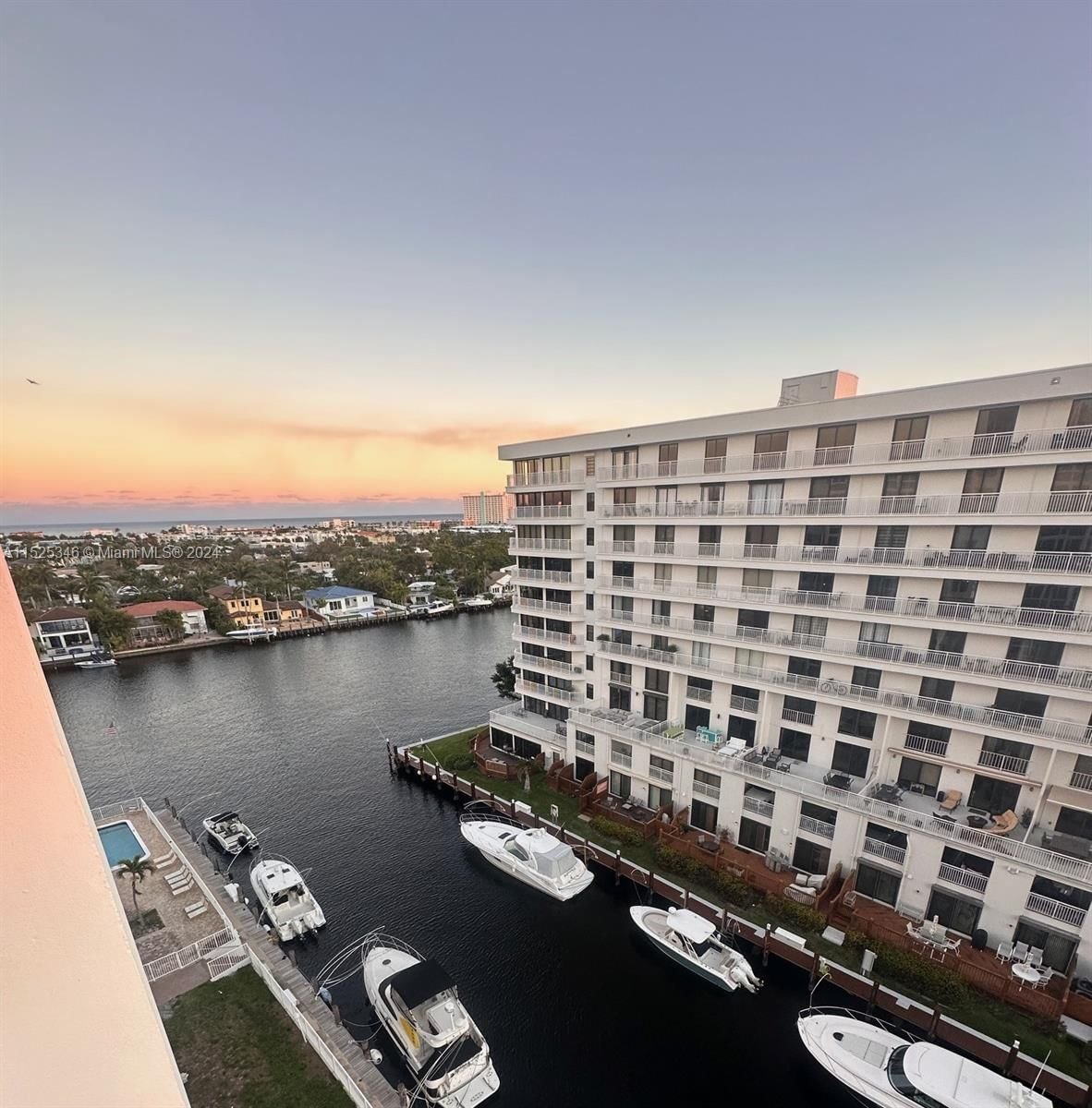 Real estate property located at 3100 49th St #1008, Broward County, ROYAL MARINER CONDO, Fort Lauderdale, FL