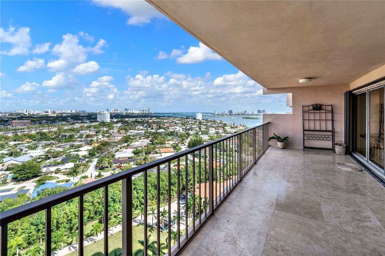 Real estate property located at 1800 114th St #2102, Miami-Dade County, CRICKET CLUB CONDO, Miami, FL