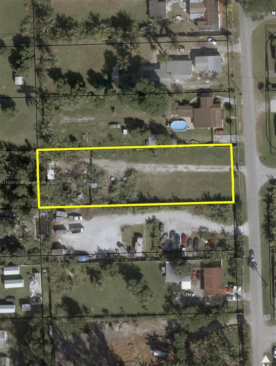 Real estate property located at 10924 18th Ave, Miami-Dade County, LITTLE RIVER TRS, Miami, FL