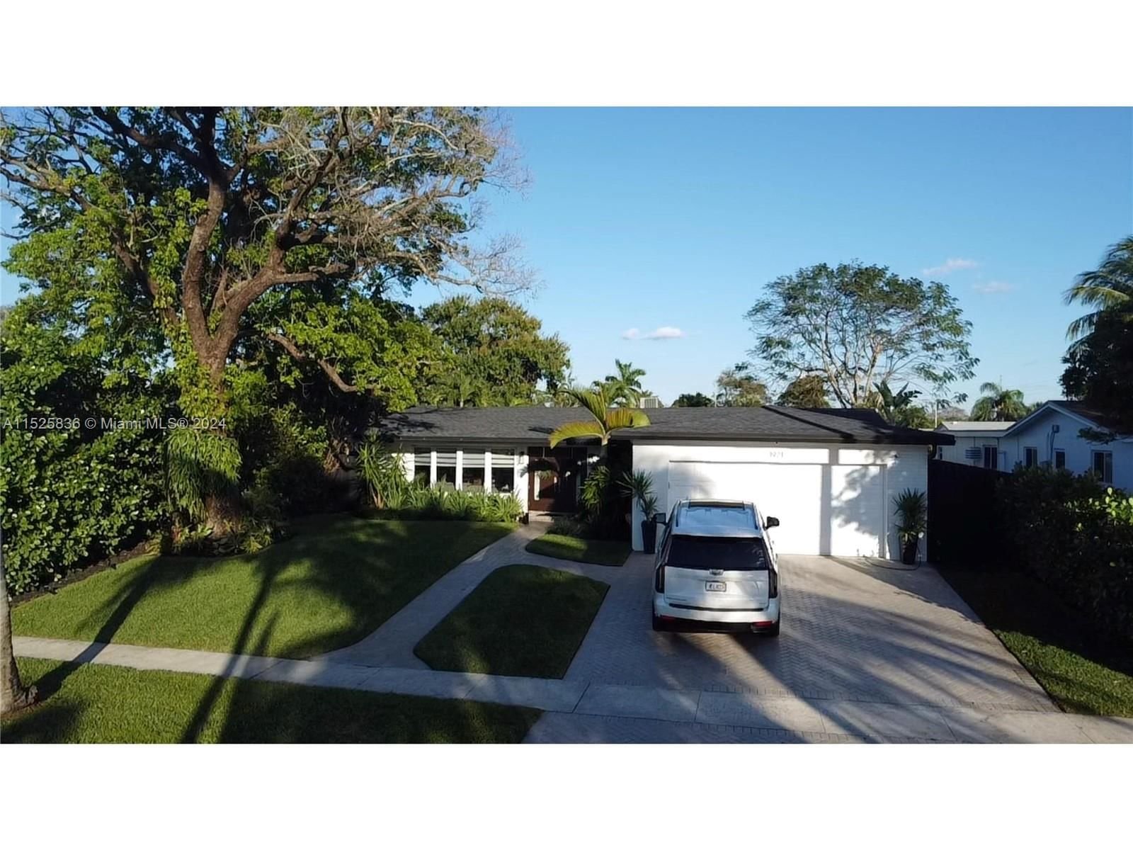 Real estate property located at 1921 55th Ave, Broward County, HOLLYWOOD HILLS AMEN PLAT, Hollywood, FL