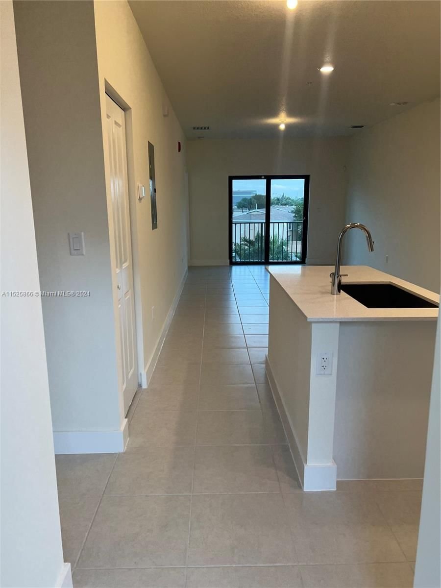 Real estate property located at 8001 41 ST #310, Miami-Dade County, URBANA AT THE RESIDENCES, Doral, FL