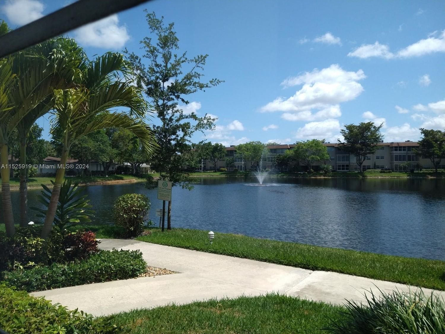Real estate property located at 5102 36th St #406, Broward County, ELDERBERRY GARDENS CONDO, Lauderdale Lakes, FL