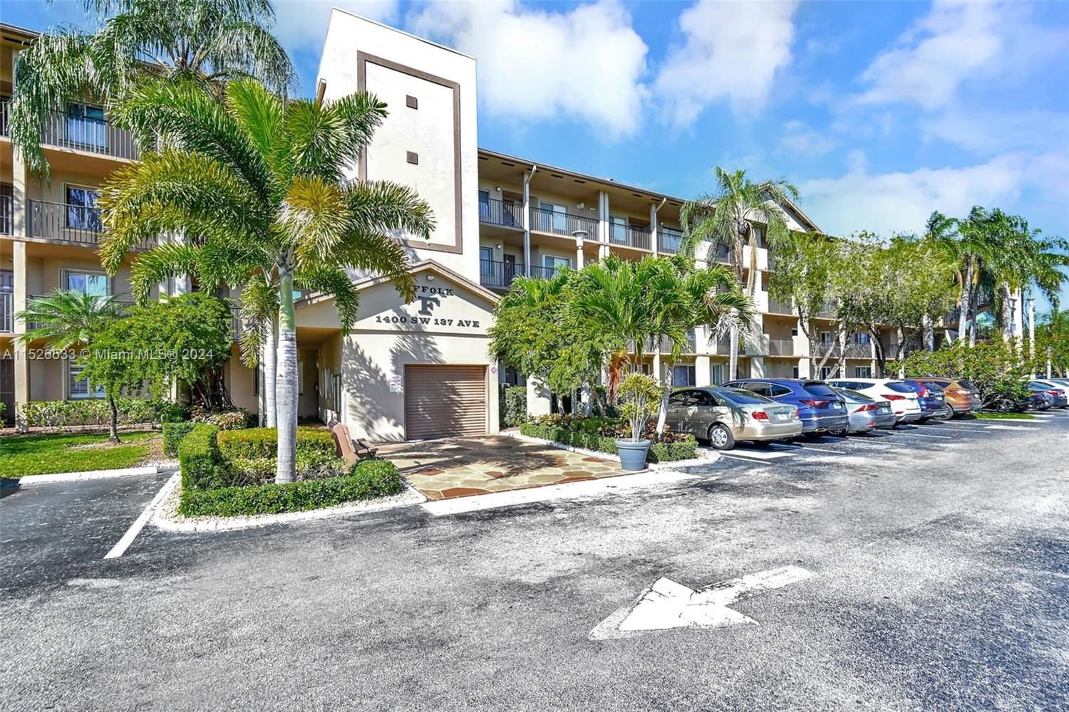 Real estate property located at 1400 137th Ave #407F, Broward County, SUFFOLK AT CENTURY VILLAGE, Pembroke Pines, FL